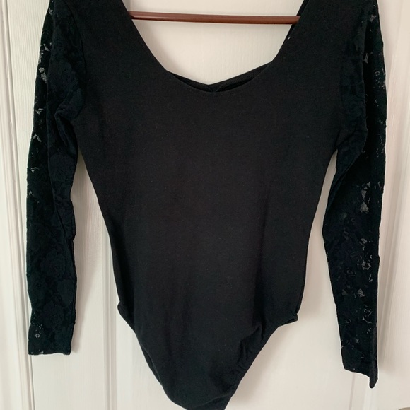Size small black bodysuit with lace on arms - Picture 3 of 6
